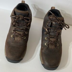 Boys 6 1/2 Timberland waterproof, hiking boots excellent excellent condition